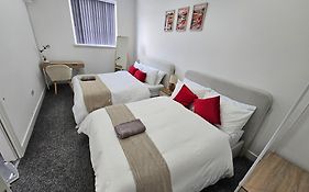 Stylish 1 Bed Apartment In Newly Refurbished Building W/ Parking & Wi-Fi